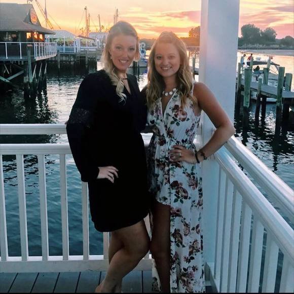 Meet your Posher, Elyse - Picture 1 of 1